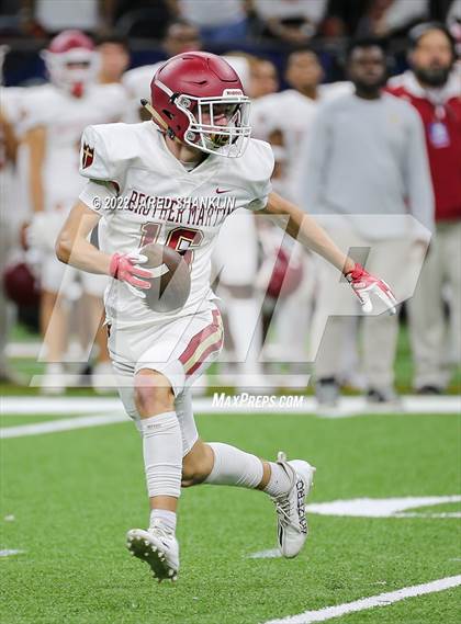 Thumbnail 3 in Brother Martin @ John Curtis Christian (LHSAA Division I Select Final) photogallery.
