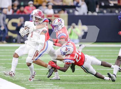Thumbnail 3 in Brother Martin @ John Curtis Christian (LHSAA Division I Select Final) photogallery.