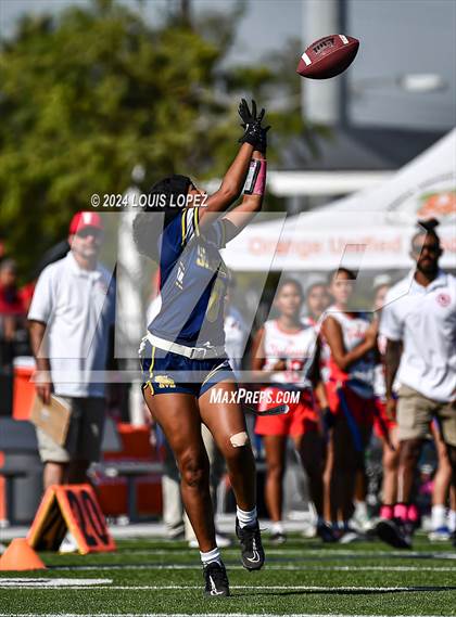 Thumbnail 2 in Santa Monica vs. Fullerton (CIF SS DIV 4 Championship) photogallery.