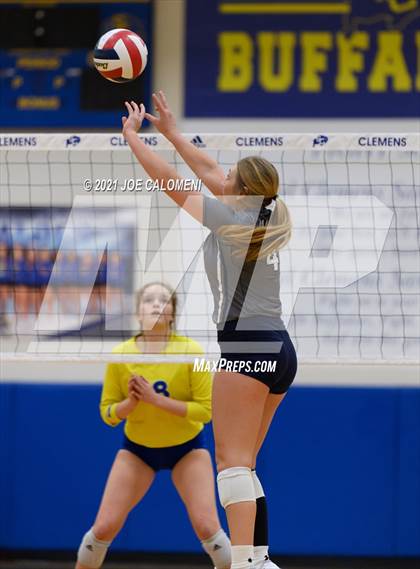 Thumbnail 3 in Smithson Valley @ Clemens photogallery.