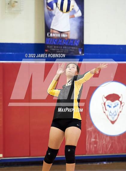 Thumbnail 3 in Englewood @ Stanton (FHSAA 5A District 3 Finals) photogallery.