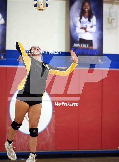 Thumbnail 1 in Englewood @ Stanton (FHSAA 5A District 3 Finals) photogallery.