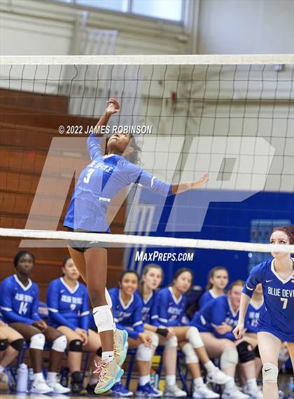 Thumbnail 2 in Englewood @ Stanton (FHSAA 5A District 3 Finals) photogallery.