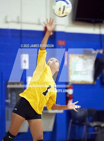 Thumbnail 3 in Englewood @ Stanton (FHSAA 5A District 3 Finals) photogallery.