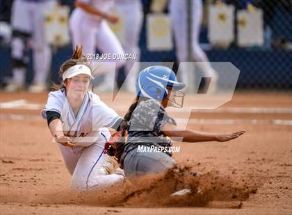 Thumbnail 1 in La Mirada vs. El Toro photogallery.