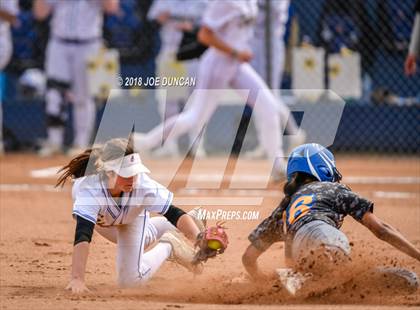 Thumbnail 2 in La Mirada vs. El Toro photogallery.