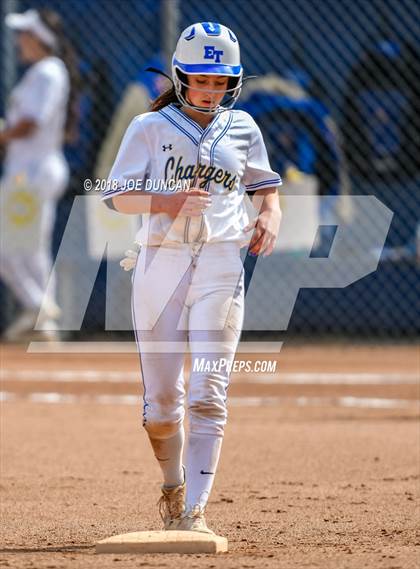 Thumbnail 1 in La Mirada vs. El Toro photogallery.
