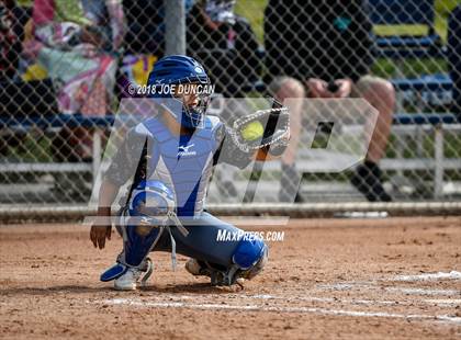 Thumbnail 1 in La Mirada vs. El Toro photogallery.