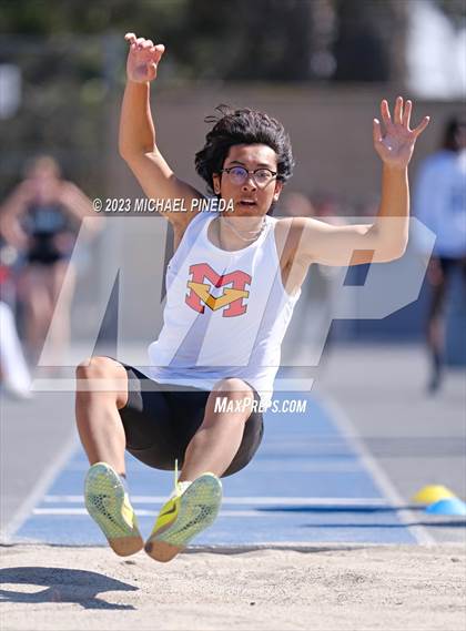 Thumbnail 1 in South Coast League Finals photogallery.