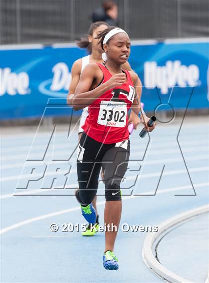Thumbnail 1 in 2015 Drake Relays photogallery.