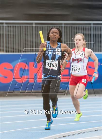 Thumbnail 3 in 2015 Drake Relays photogallery.