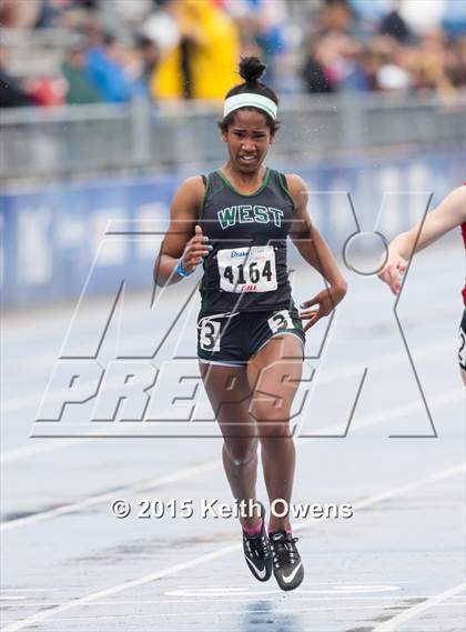 Thumbnail 1 in 2015 Drake Relays photogallery.