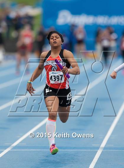 Thumbnail 1 in 2015 Drake Relays photogallery.