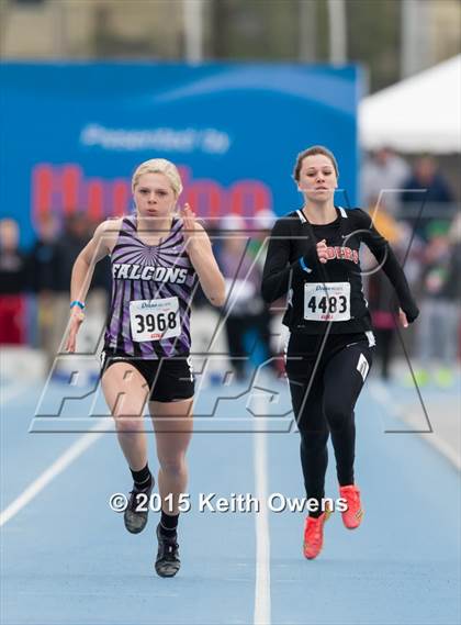 Thumbnail 2 in 2015 Drake Relays photogallery.