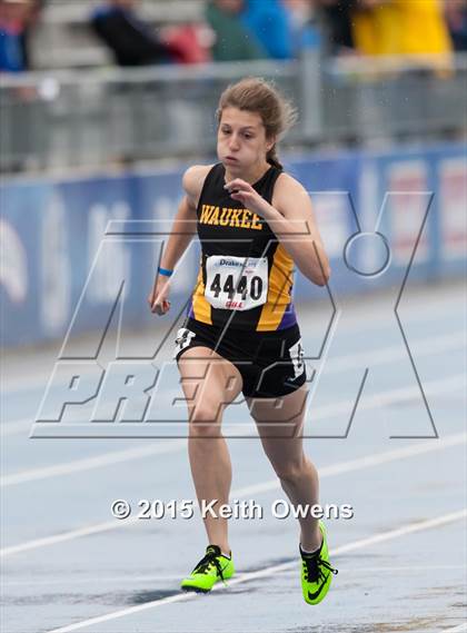 Thumbnail 3 in 2015 Drake Relays photogallery.
