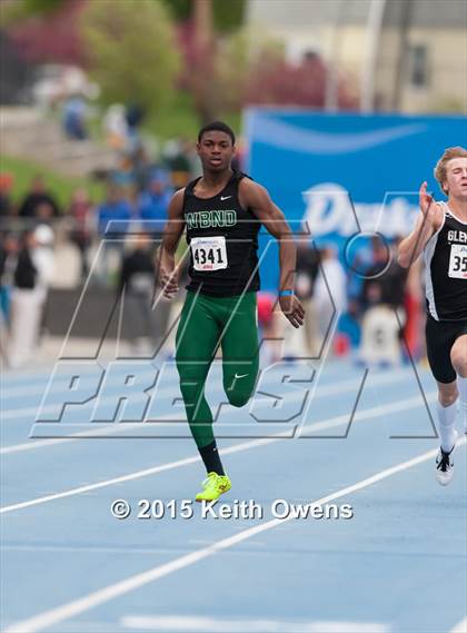 Thumbnail 1 in 2015 Drake Relays photogallery.
