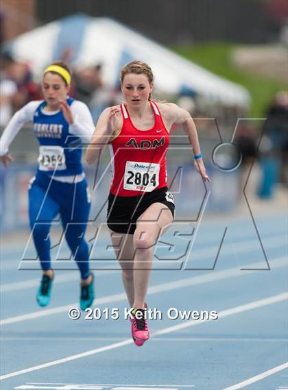 Thumbnail 1 in 2015 Drake Relays photogallery.