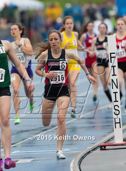 Thumbnail 1 in 2015 Drake Relays photogallery.