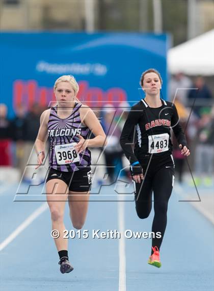 Thumbnail 3 in 2015 Drake Relays photogallery.