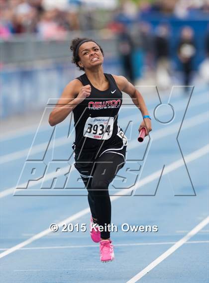 Thumbnail 1 in 2015 Drake Relays photogallery.
