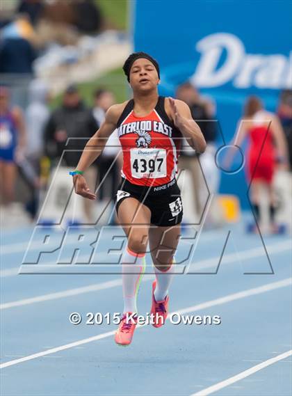 Thumbnail 2 in 2015 Drake Relays photogallery.