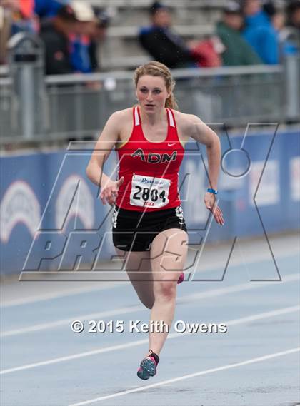 Thumbnail 2 in 2015 Drake Relays photogallery.