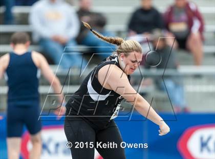 Thumbnail 2 in 2015 Drake Relays photogallery.