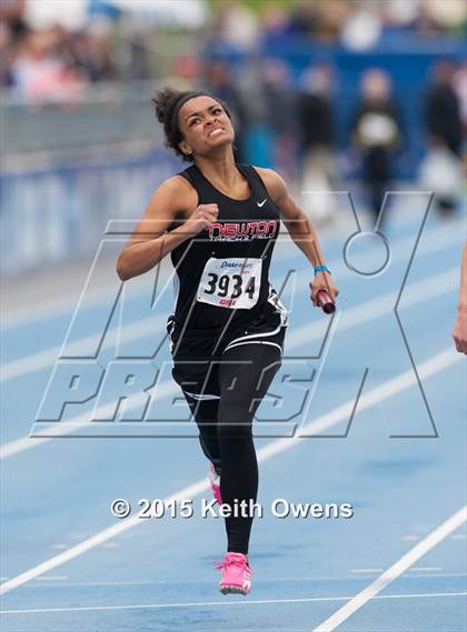 Thumbnail 2 in 2015 Drake Relays photogallery.