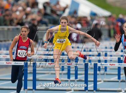 Thumbnail 1 in 2015 Drake Relays photogallery.