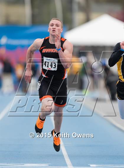 Thumbnail 1 in 2015 Drake Relays photogallery.