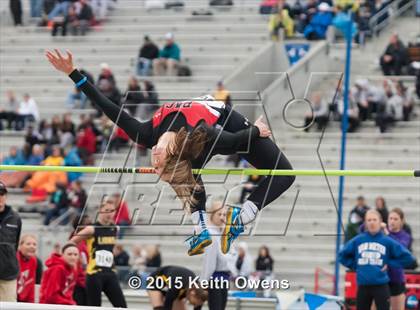 Thumbnail 2 in 2015 Drake Relays photogallery.