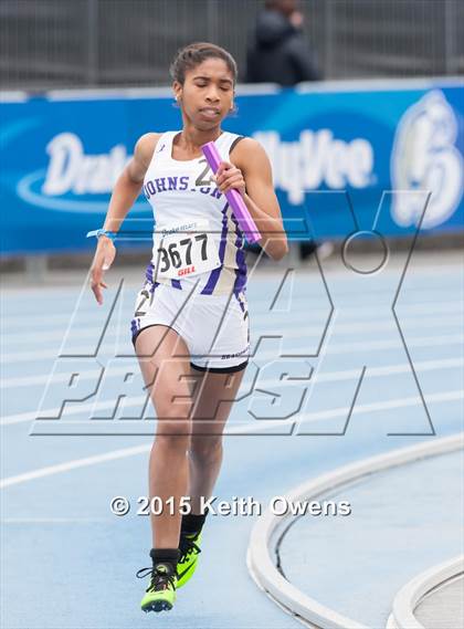 Thumbnail 2 in 2015 Drake Relays photogallery.