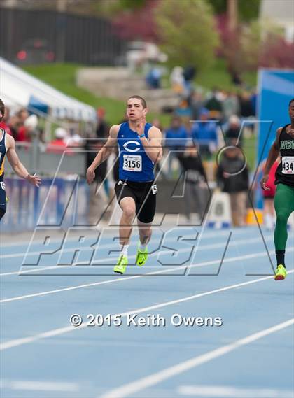 Thumbnail 2 in 2015 Drake Relays photogallery.