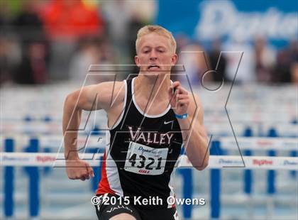 Thumbnail 1 in 2015 Drake Relays photogallery.
