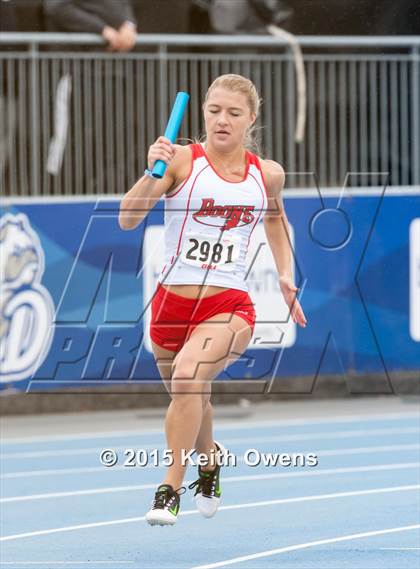 Thumbnail 2 in 2015 Drake Relays photogallery.