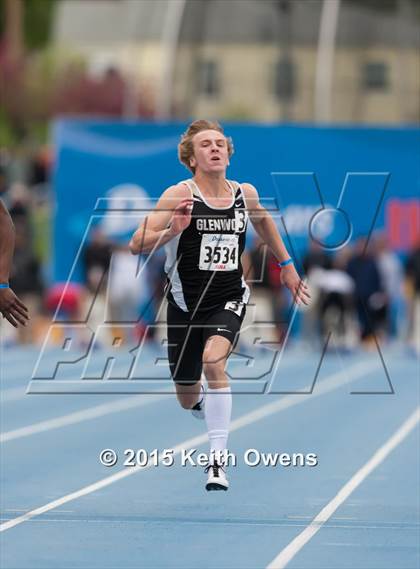 Thumbnail 2 in 2015 Drake Relays photogallery.