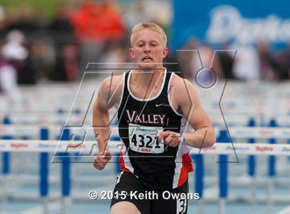 Thumbnail 2 in 2015 Drake Relays photogallery.