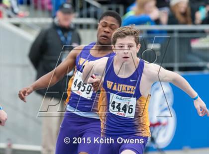Thumbnail 3 in 2015 Drake Relays photogallery.
