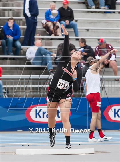 Thumbnail 2 in 2015 Drake Relays photogallery.