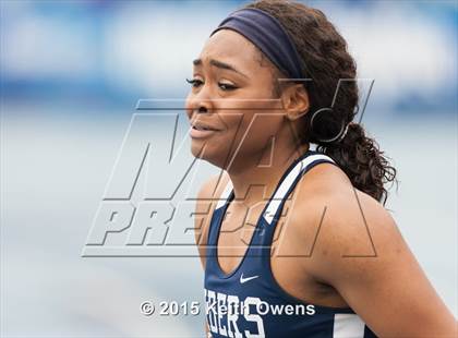 Thumbnail 2 in 2015 Drake Relays photogallery.