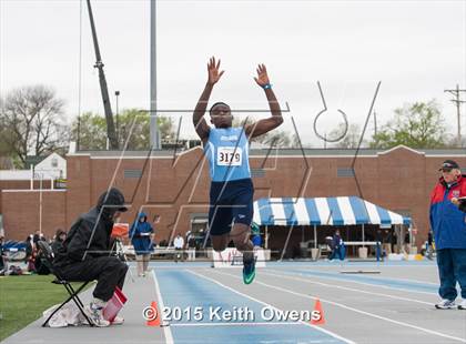 Thumbnail 3 in 2015 Drake Relays photogallery.