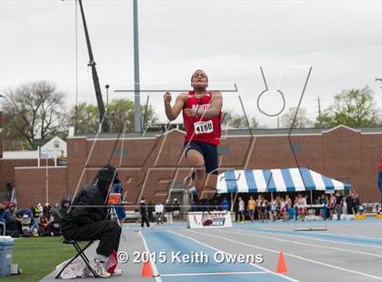 Thumbnail 2 in 2015 Drake Relays photogallery.