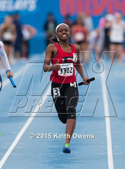 Thumbnail 2 in 2015 Drake Relays photogallery.