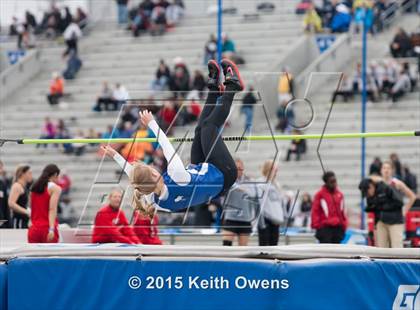 Thumbnail 2 in 2015 Drake Relays photogallery.