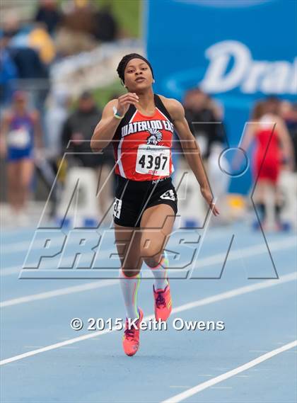Thumbnail 3 in 2015 Drake Relays photogallery.