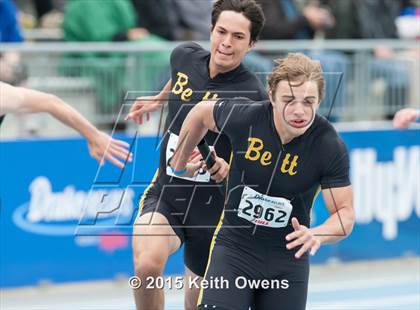 Thumbnail 2 in 2015 Drake Relays photogallery.