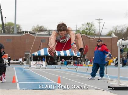 Thumbnail 3 in 2015 Drake Relays photogallery.
