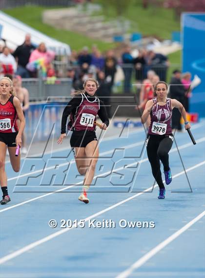 Thumbnail 1 in 2015 Drake Relays photogallery.