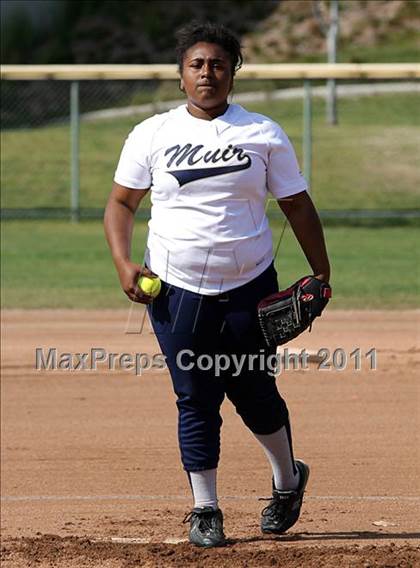 Thumbnail 1 in Muir @ Crescenta Valley photogallery.