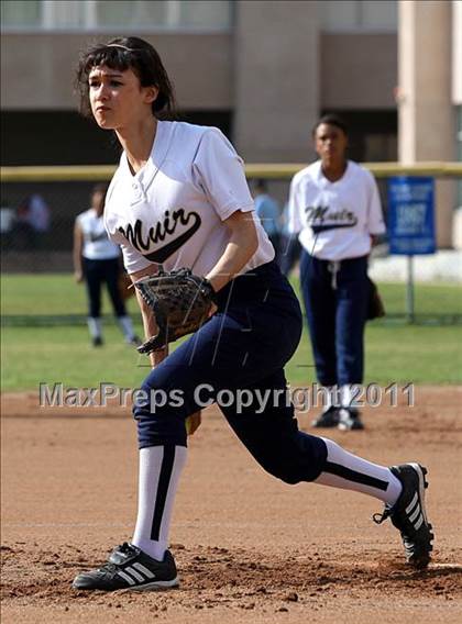 Thumbnail 1 in Muir @ Crescenta Valley photogallery.